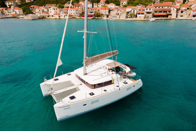 Lagoon 400 S2 - 4 + 2 cab. Miss Moneypenny